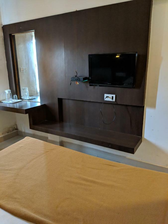 Aashraya Hotel ไมซอร์ ภายนอก รูปภาพ