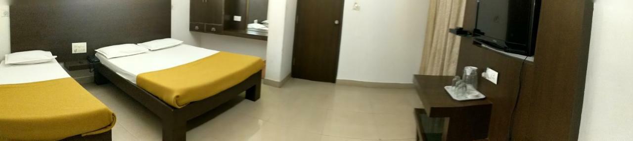 Aashraya Hotel ไมซอร์ ภายนอก รูปภาพ