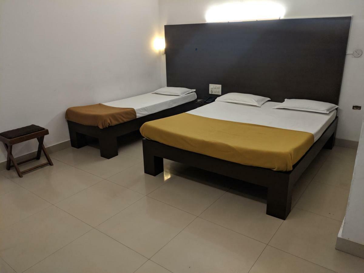 Aashraya Hotel ไมซอร์ ภายนอก รูปภาพ