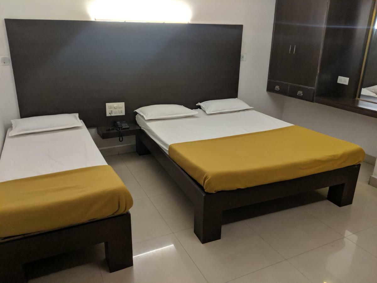 Aashraya Hotel ไมซอร์ ภายนอก รูปภาพ