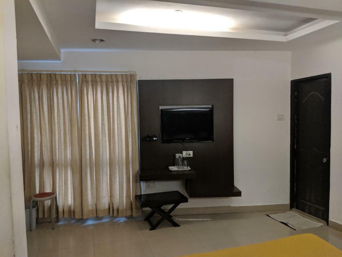 Aashraya Hotel ไมซอร์ ภายนอก รูปภาพ