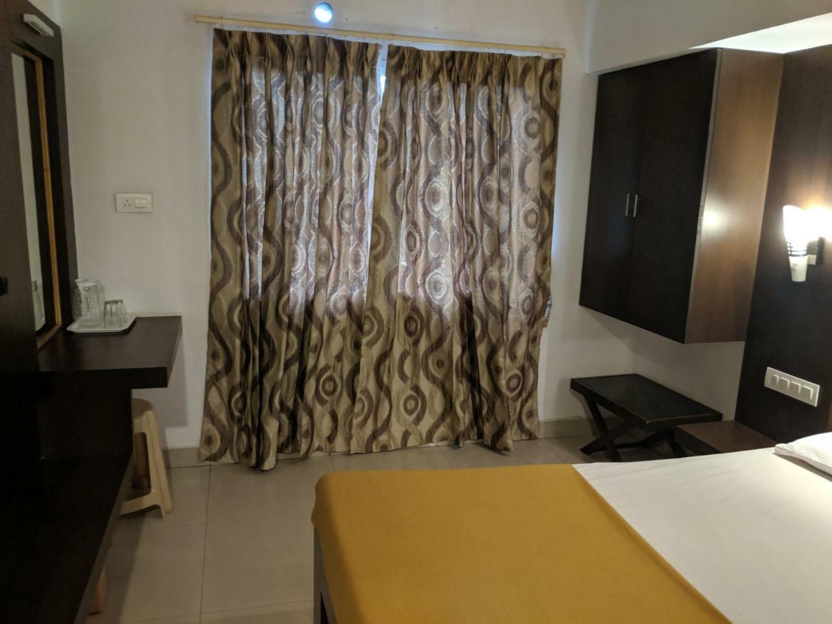Aashraya Hotel ไมซอร์ ภายนอก รูปภาพ