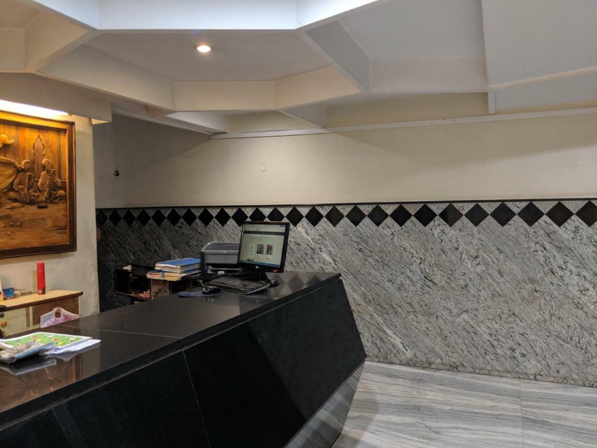 Aashraya Hotel ไมซอร์ ภายนอก รูปภาพ