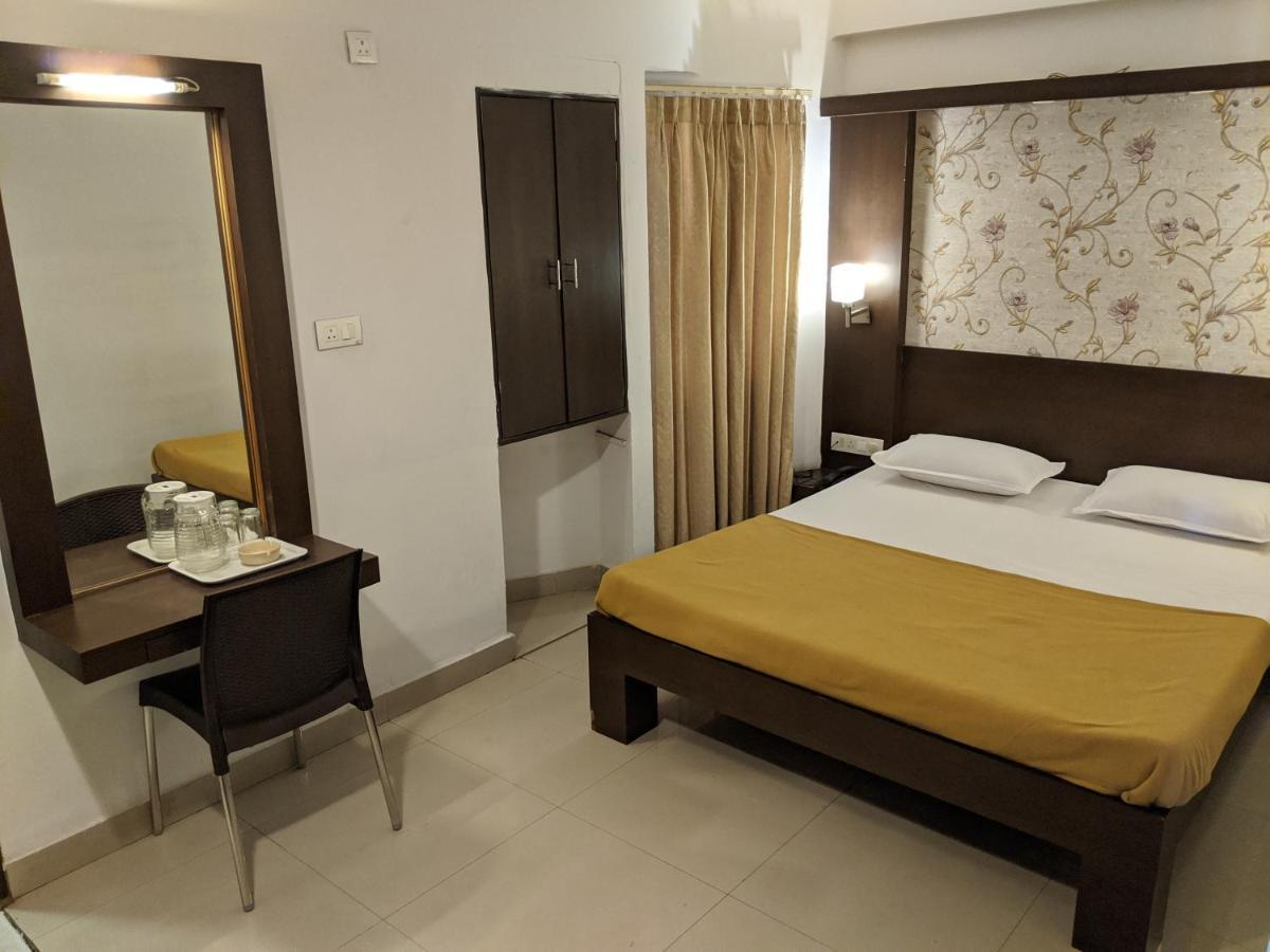 Aashraya Hotel ไมซอร์ ภายนอก รูปภาพ