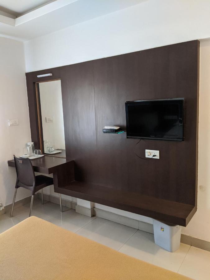 Aashraya Hotel ไมซอร์ ภายนอก รูปภาพ